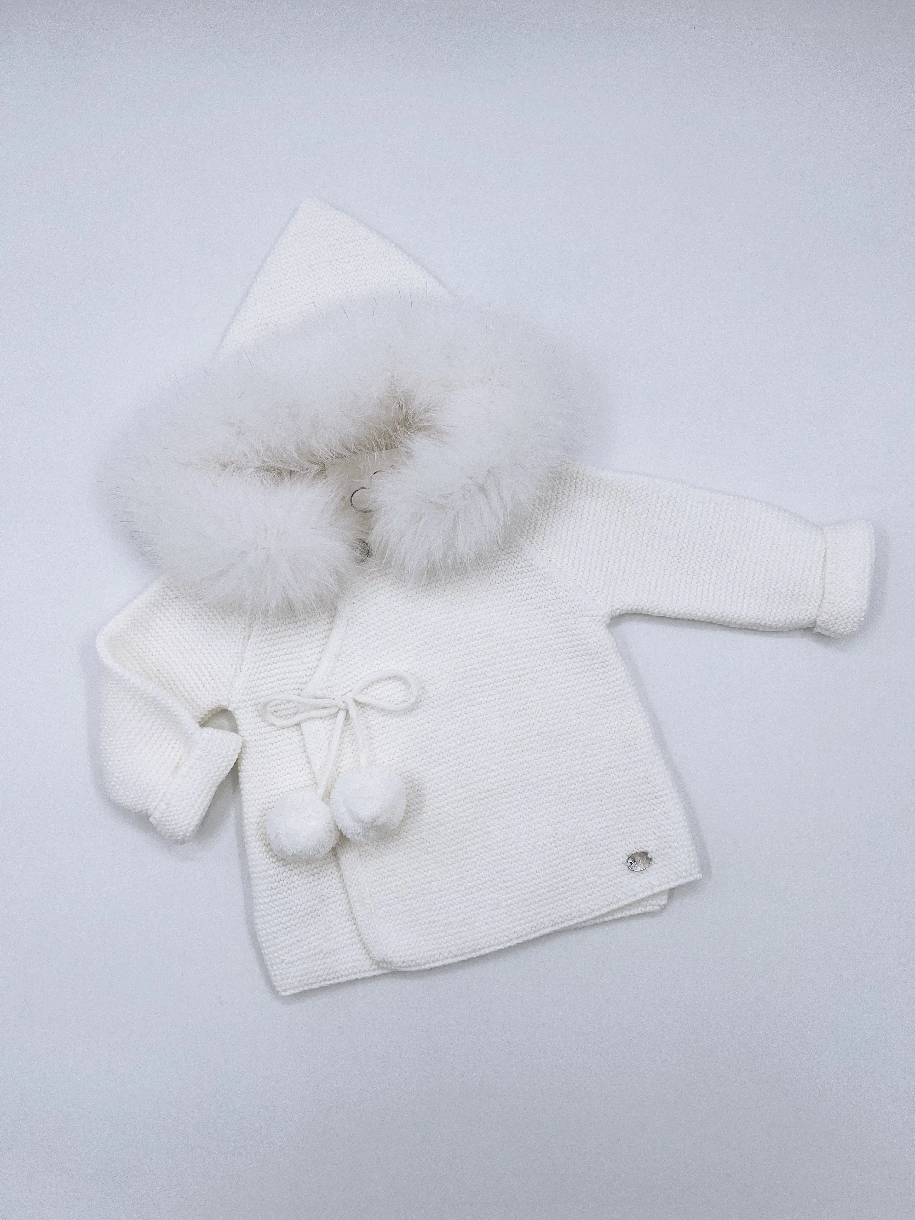 Beautiful Ivory/White knitted Cardigan with Luxurious fur trim.