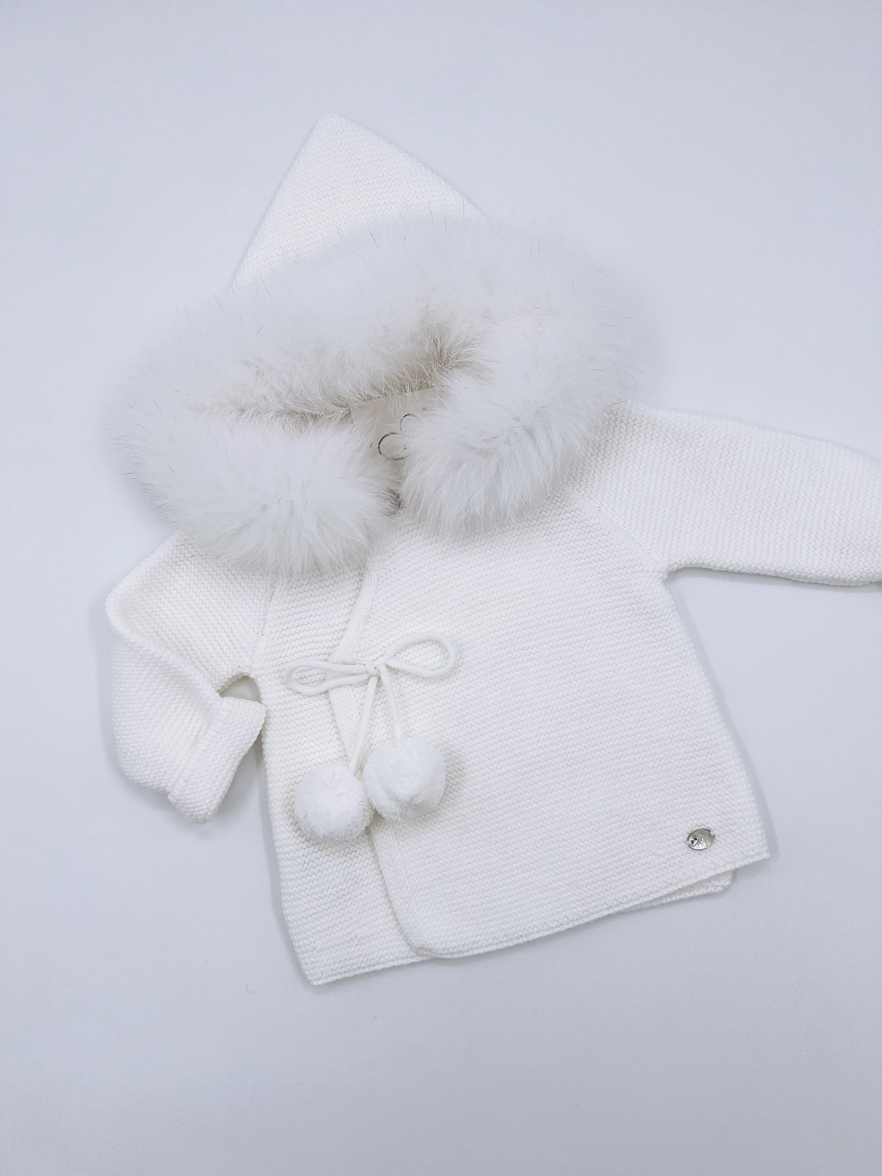 Beautiful Ivory/White knitted Cardigan with Luxurious fur trim.