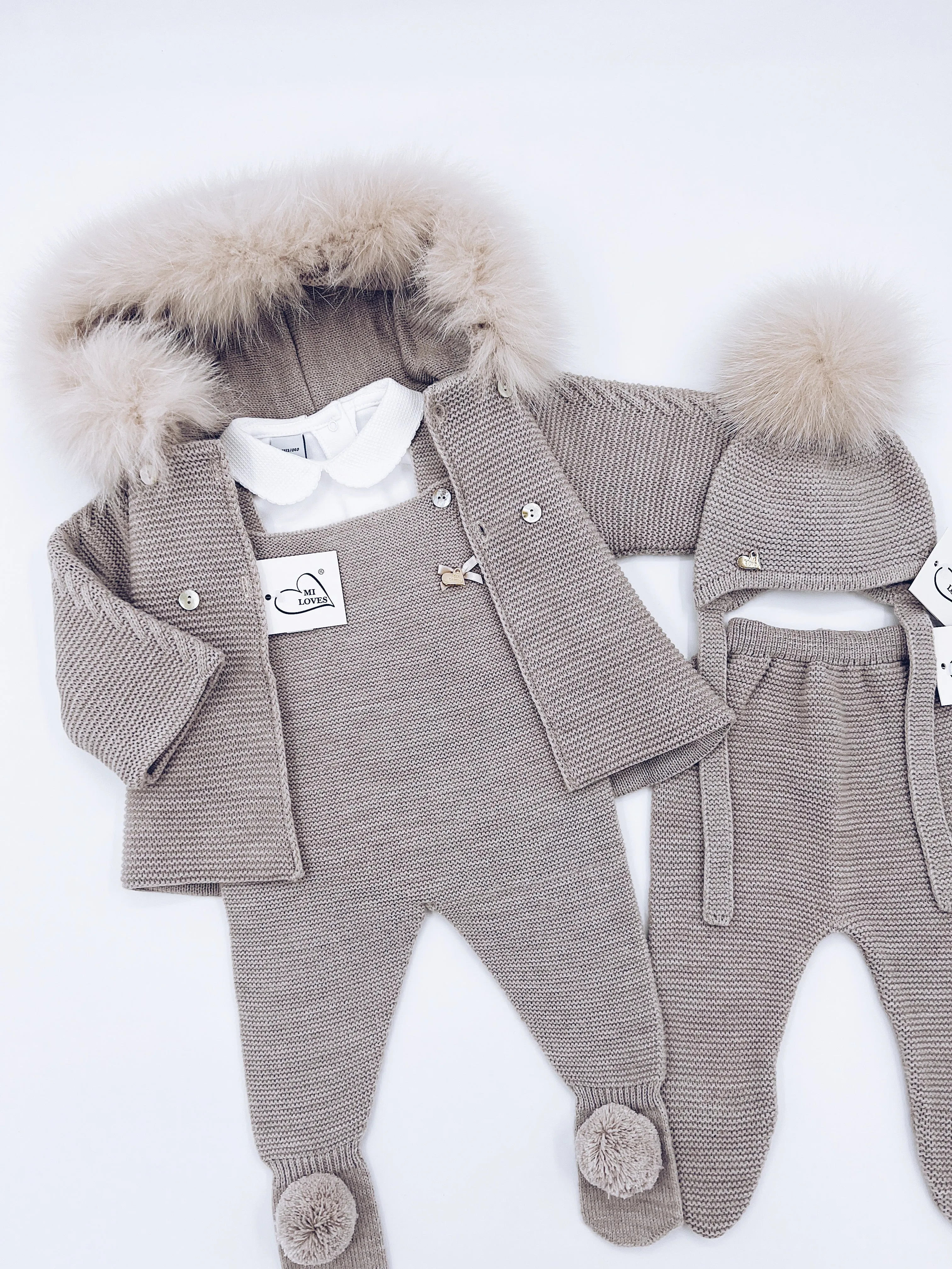 MI LOVES Beautiful Beige Knitted Cardigan with Luxurious fur trim.