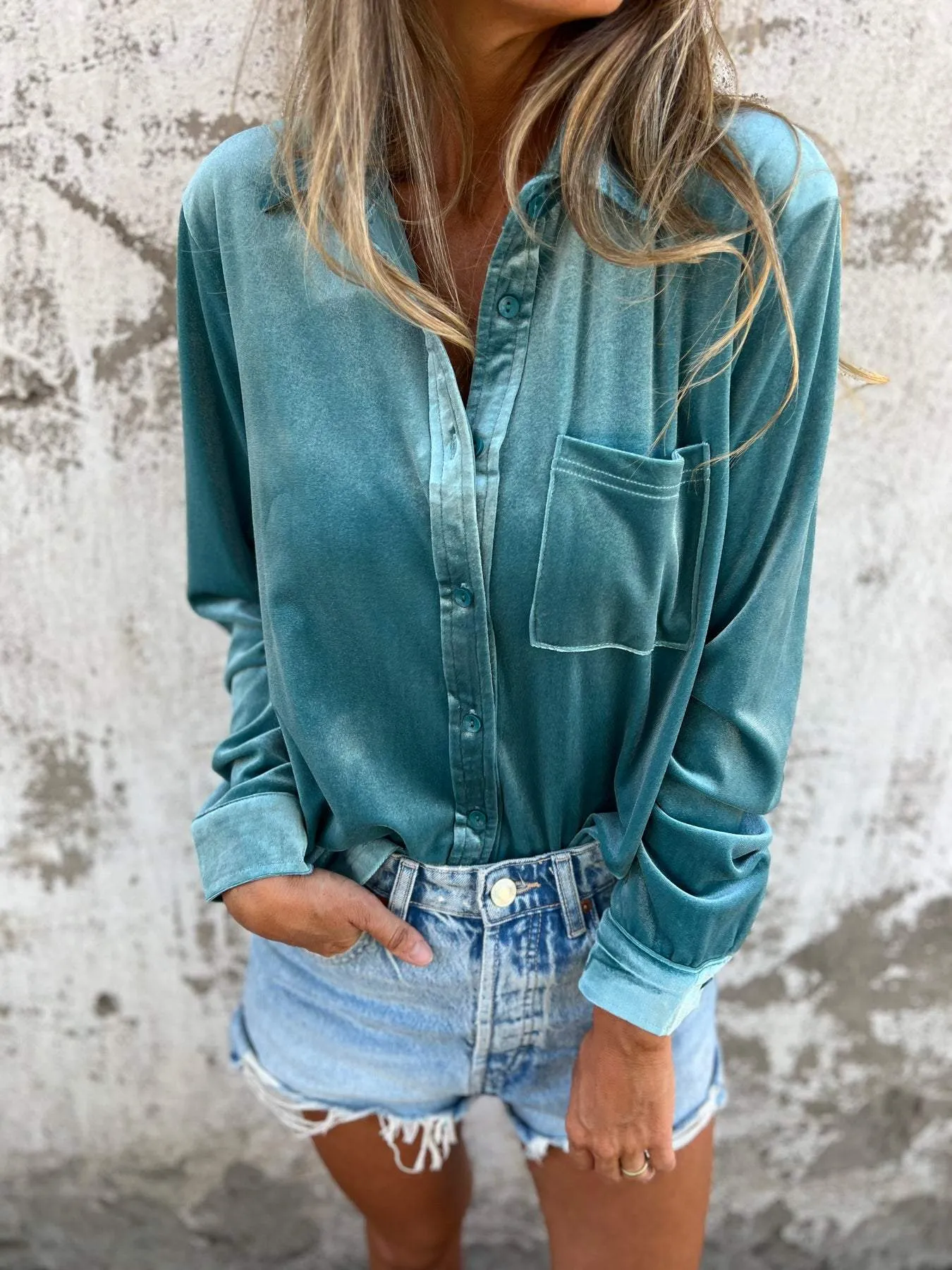 Sylvie | Luxurious chic velvet button up shirt with long sleeves