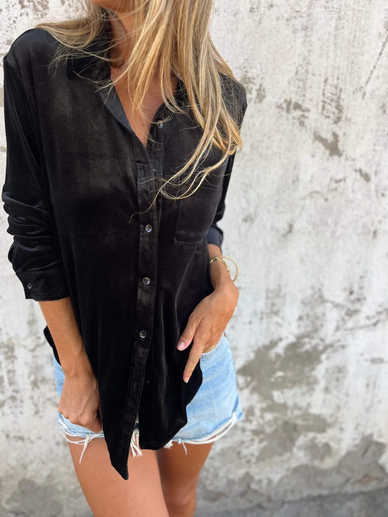 Sylvie | Luxurious chic velvet button up shirt with long sleeves