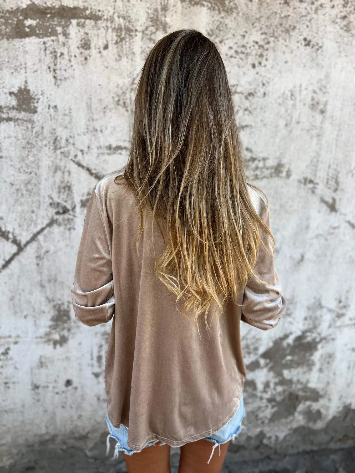 Sylvie | Luxurious chic velvet button up shirt with long sleeves
