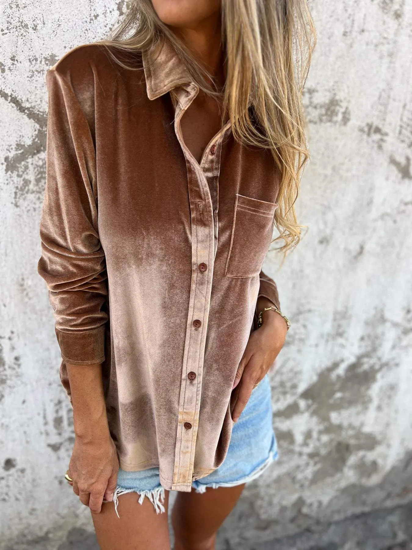Sylvie | Luxurious chic velvet button up shirt with long sleeves